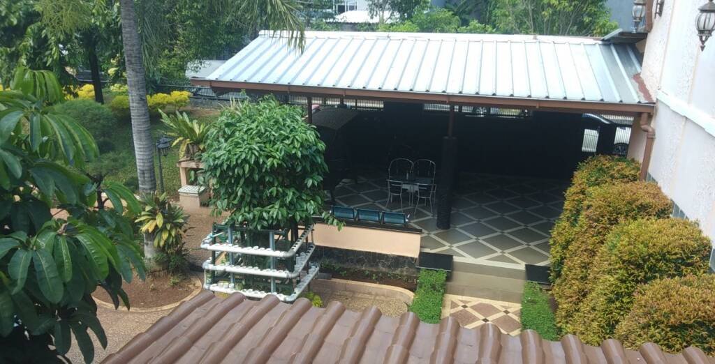 Rumah Plus Kolam Renang Luas Raffles Hills Cibubur, Siap Huni | Indohouses